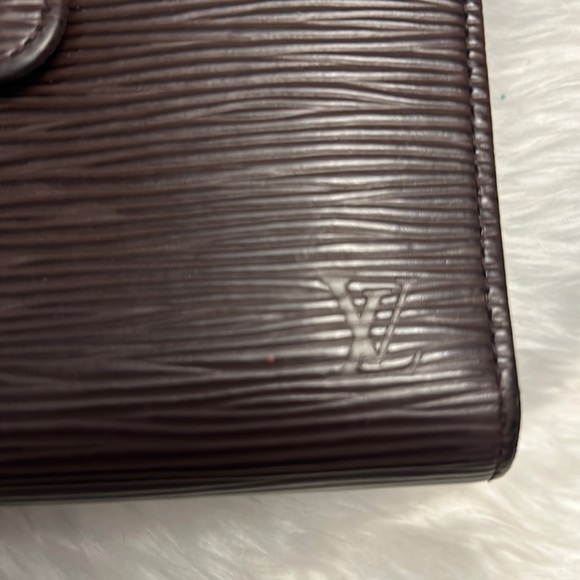 Authentic Louis Vuitton Vernis brown wallet - Picture 2 of 16